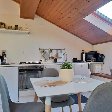 Mave's House 2, Of Como, Near Varenna 아파트